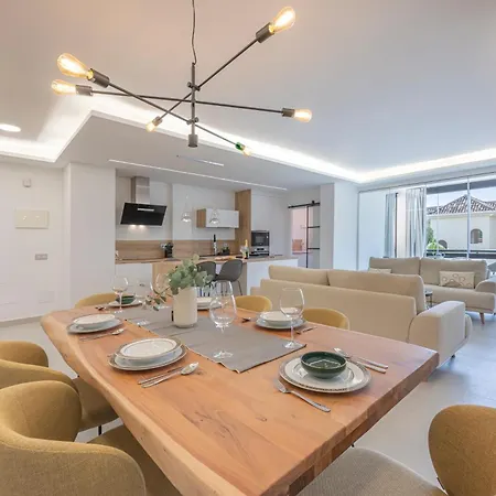 Splendid 3-br Just 3 Minutes From The Apartment