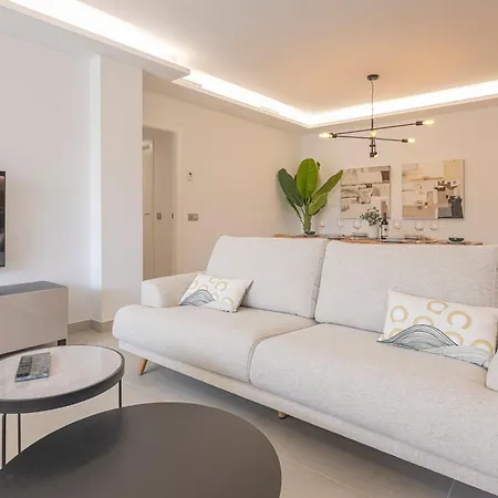 Apartment Splendid 3-br Just 3 Minutes From The *