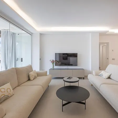 Splendid 3-br Just 3 Minutes From The Apartment Marbella
