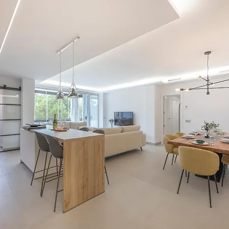 Apartment Splendid 3-br Just 3 Minutes From The Marbella