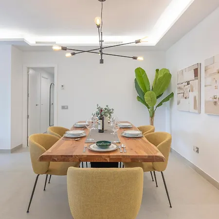 Splendid 3-br Just 3 Minutes From The Apartment *