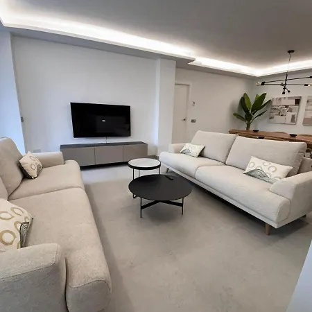 Splendid 3-br Just 3 Minutes From The