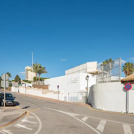 Splendid 3-br Just 3 Minutes From The Apartment *