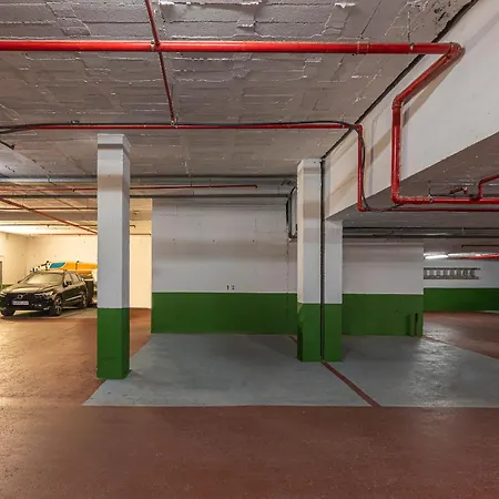 Splendid 3-br Just 3 Minutes From The Apartment